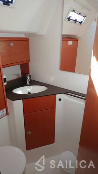 Bavaria 46 Cruiser - Yacht Charter Sailica