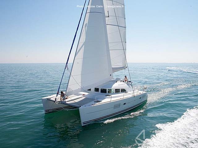 Lagoon 380 S2 - Yacht Charter Sailica