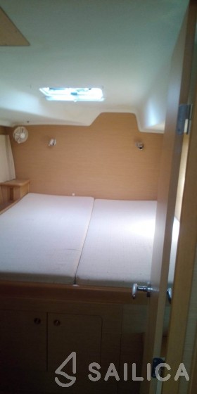 Lagoon 380 S2 - Yacht Charter Sailica