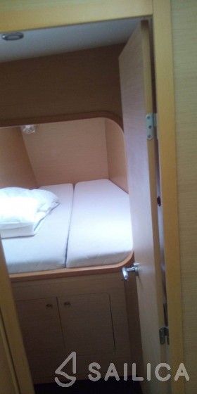 Lagoon 380 S2 - Yacht Charter Sailica