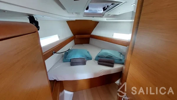 Sun Odyssey 419 - Yacht Charter Sailica