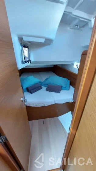 Sun Odyssey 419 - Yacht Charter Sailica