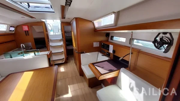 Sun Odyssey 419 - Yacht Charter Sailica