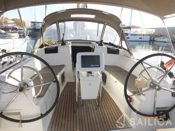 Sun Odyssey 419 - Yacht Charter Sailica