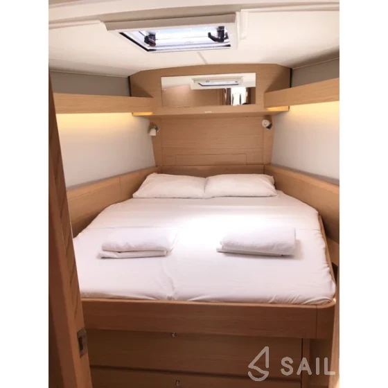 Dufour 430 Grand Large - Yacht Charter Sailica