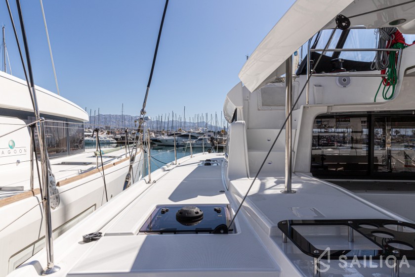 Lagoon 46  - Yacht Charter Sailica