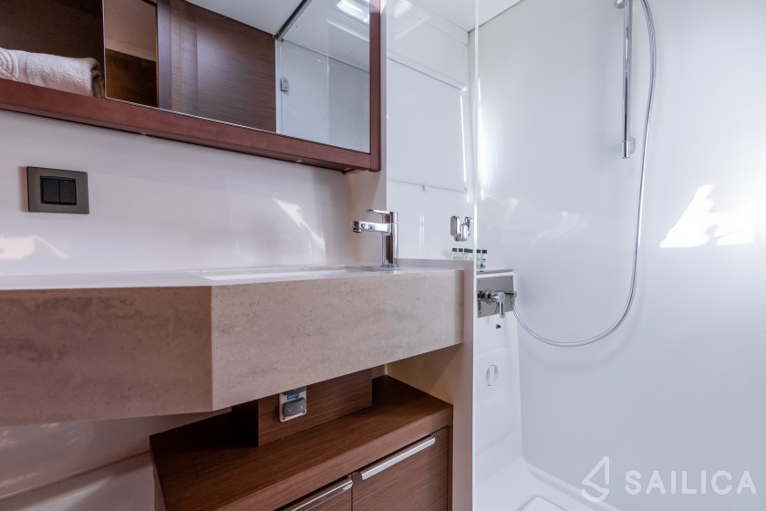 Lagoon 46  - Yacht Charter Sailica