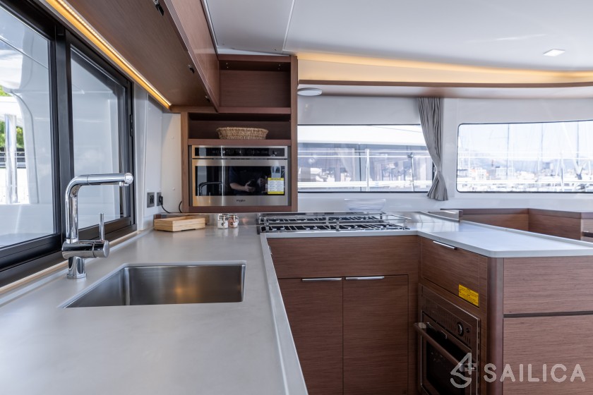 Lagoon 46  - Yacht Charter Sailica