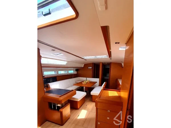 Sun Odyssey 519 - Yacht Charter Sailica