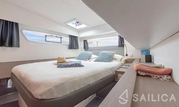 Elba 45 - Yacht Charter Sailica