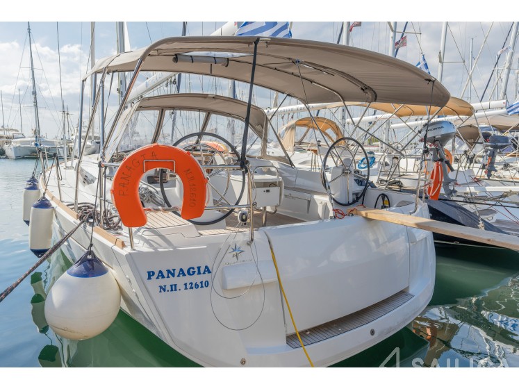 Sun Odyssey 519 - Yacht Charter Sailica