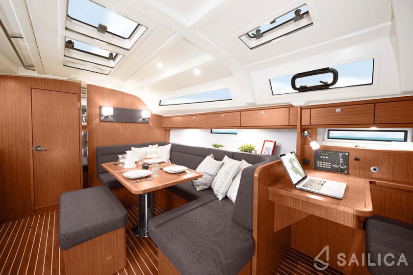 Bavaria 41 Cruiser - Yacht Charter Sailica