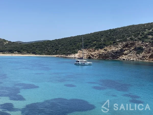 Lagoon 42 - Yacht Charter Sailica