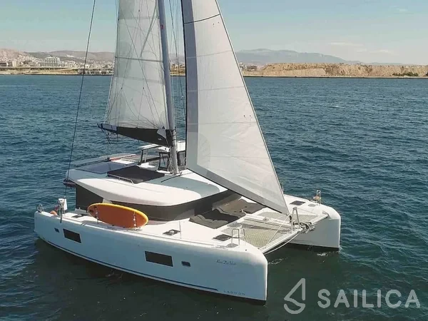 Lagoon 42 - Yacht Charter Sailica
