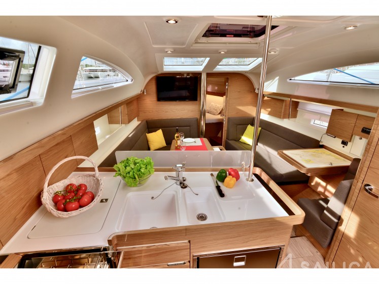 Elan 40 Impression - Yacht Charter Sailica