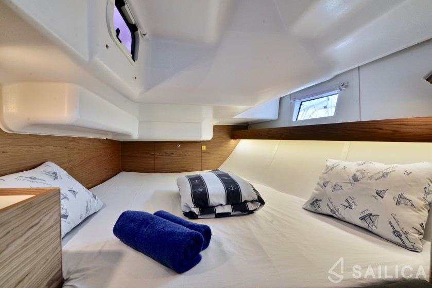 Elan 40 Impression - Yacht Charter Sailica