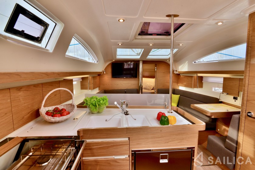 Elan 40 Impression - Yacht Charter Sailica