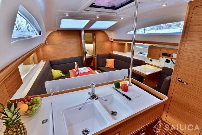 Elan 40 Impression - Yacht Charter Sailica