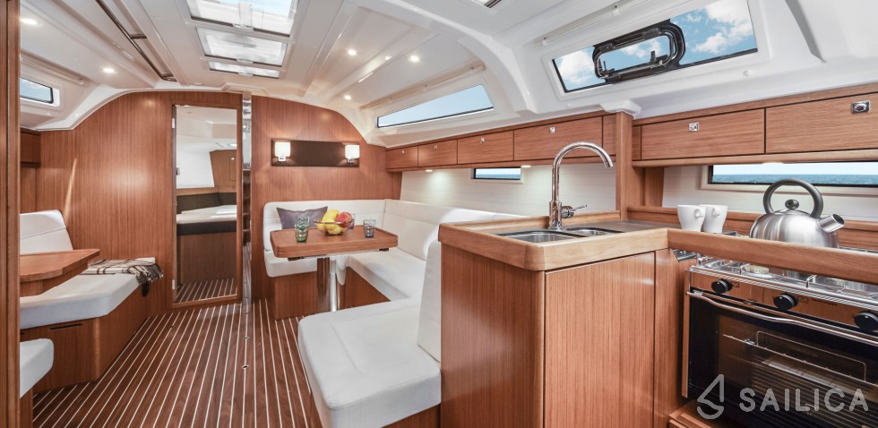 Bavaria 41 Cruiser - Yacht Charter Sailica