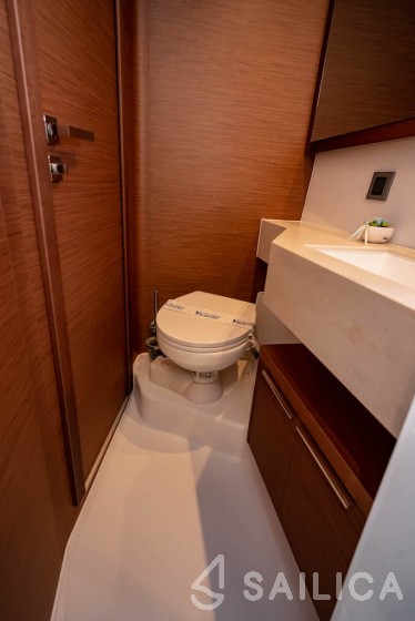 Lagoon 46  - Yacht Charter Sailica