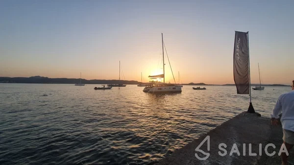 Nautitech 46 Fly - Yacht Charter Sailica