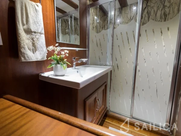Gulet - Yacht Charter Sailica