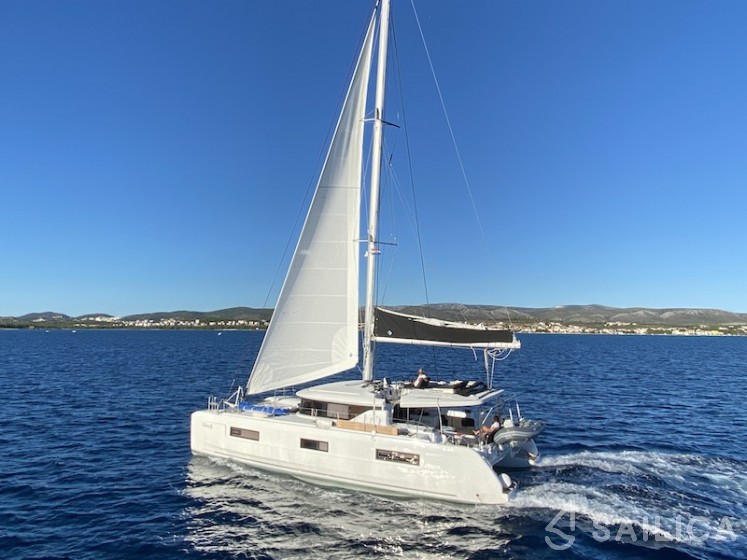 Lagoon 46  - Yacht Charter Sailica