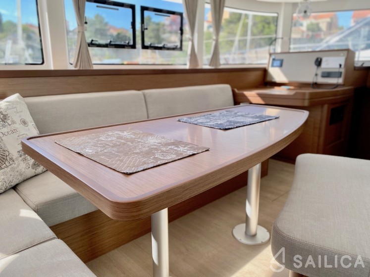 Lagoon 42 - Yacht Charter Sailica