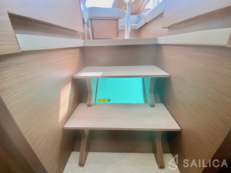 Lagoon 42 - Yacht Charter Sailica