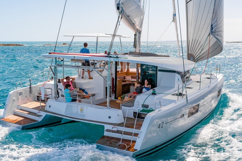 Lagoon 42 - Yacht Charter Sailica