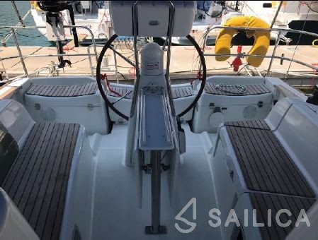 Sun Odyssey 36i - Yacht Charter Sailica