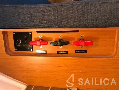 Sun Odyssey 33i - Yacht Charter Sailica