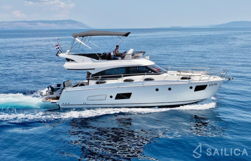 Bavaria Virtess 420 Fly - Yacht Charter Sailica