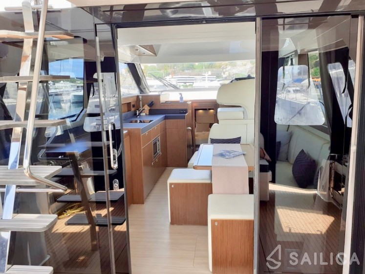 Bavaria Virtess 420 Fly - Yacht Charter Sailica