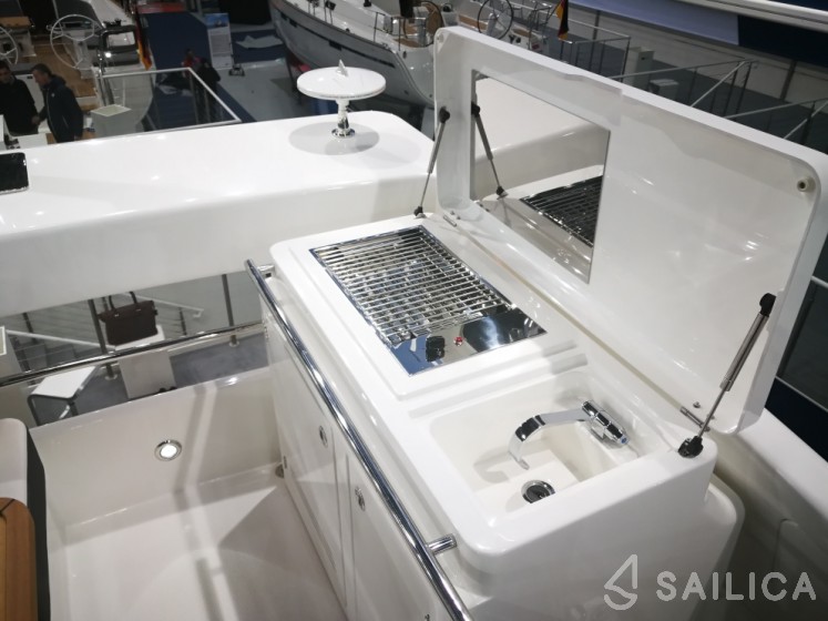 Bavaria Virtess 420 Fly - Yacht Charter Sailica