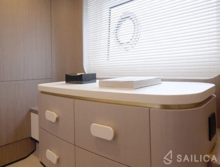 Azimut 55 - Yacht Charter Sailica