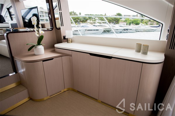 Azimut 55 - Yacht Charter Sailica