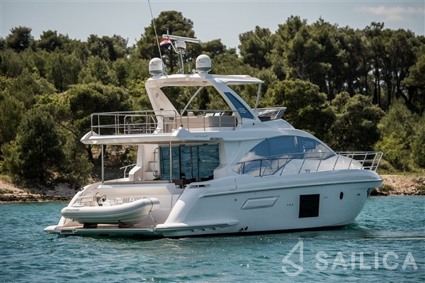 Azimut 55 - Yacht Charter Sailica