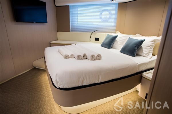 Azimut 55 - Yacht Charter Sailica