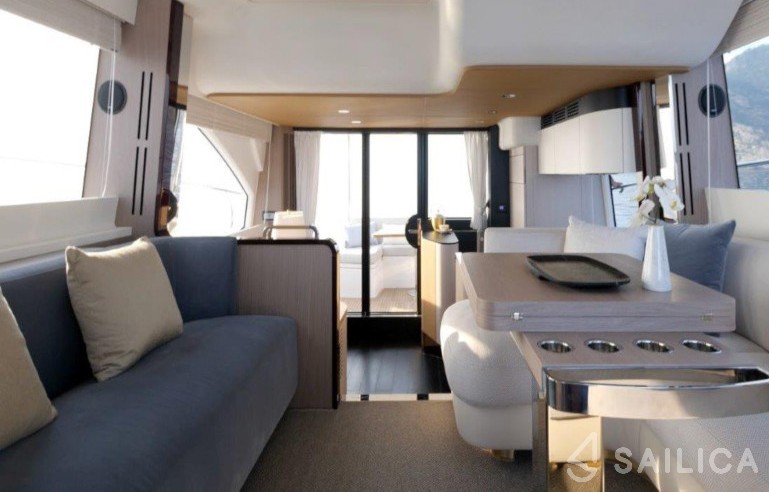 Azimut 55 - Yacht Charter Sailica