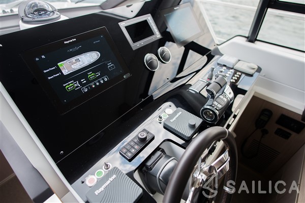 Azimut 55 - Yacht Charter Sailica