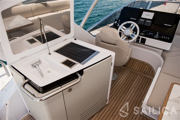 Azimut 55 - Yacht Charter Sailica
