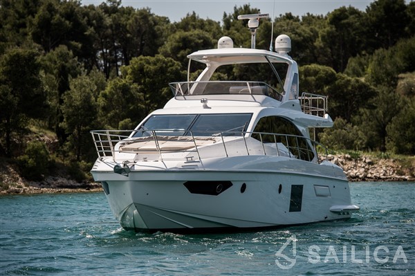 Azimut 55 - Yacht Charter Sailica