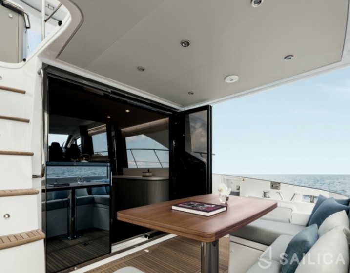 Azimut 55 - Yacht Charter Sailica