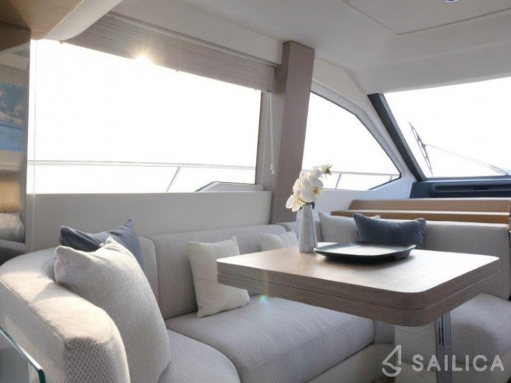Azimut 55 - Yacht Charter Sailica