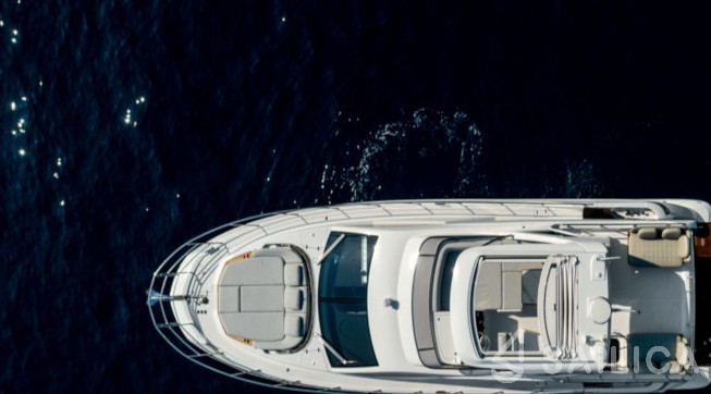 Azimut 55 - Yacht Charter Sailica