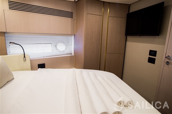 Azimut 55 - Yacht Charter Sailica