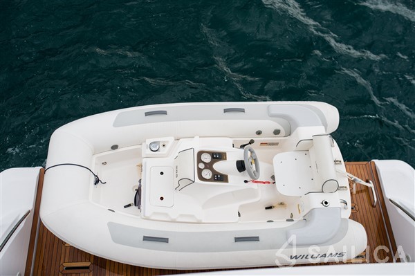 Azimut 55 - Yacht Charter Sailica