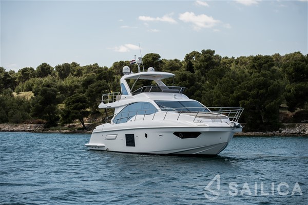 Azimut 55 - Yacht Charter Sailica