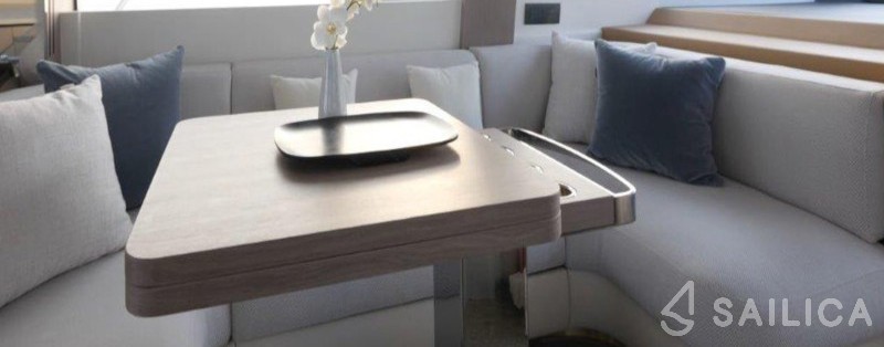 Azimut 55 - Yacht Charter Sailica